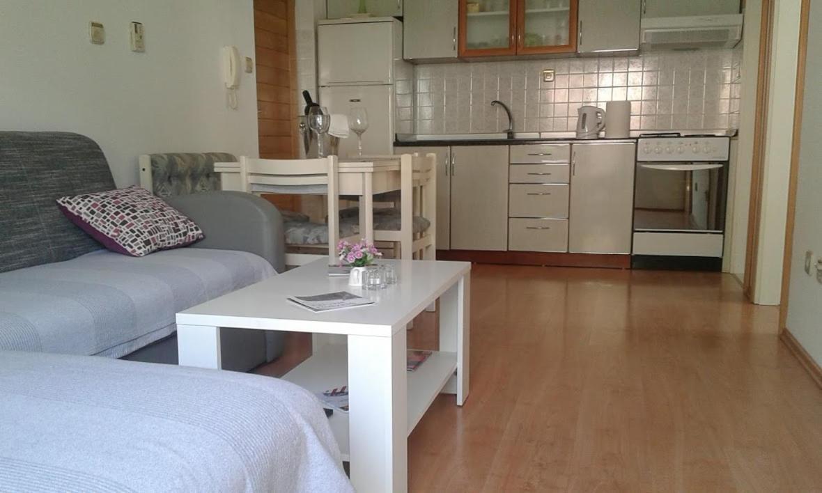 קלק Apartman Loza מראה חיצוני תמונה